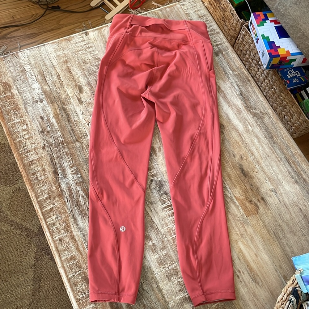 EUC Lululemon Time to Sweat crop - Picture 6 of 13